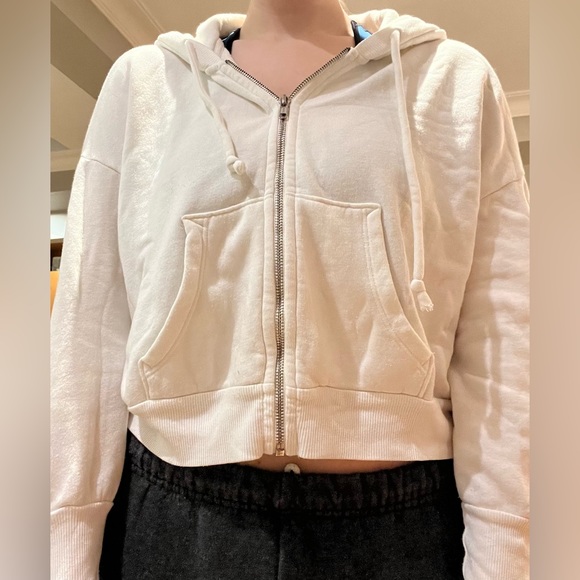WILDFOX white cropped zip up!!!!!! - Picture 3 of 4